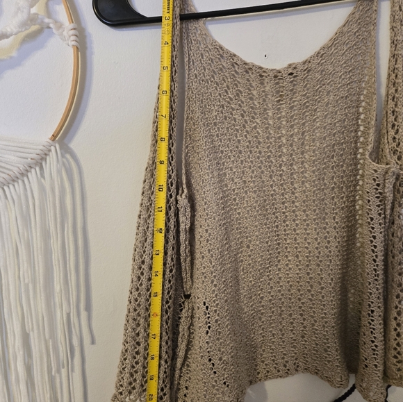 Crochet vest - Picture 10 of 10